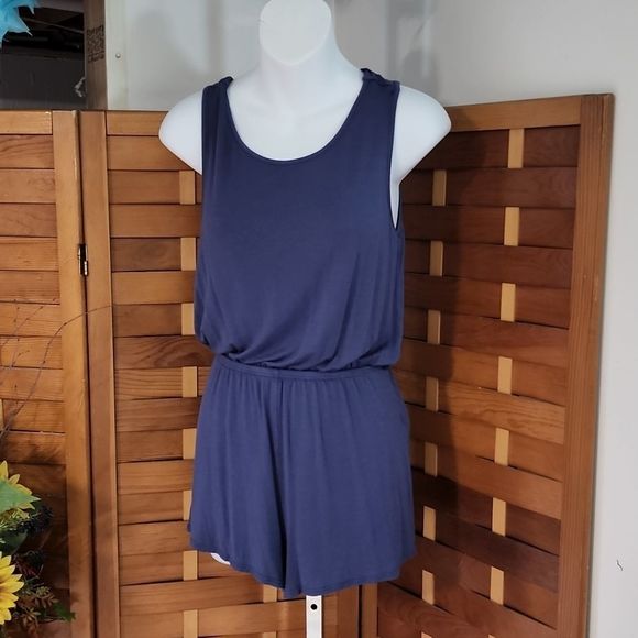 Navy blue shorts romper - Picture 2 of 12